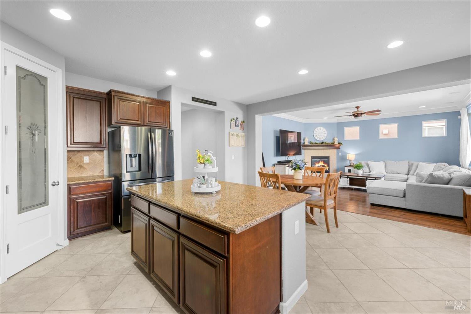 Detail Gallery Image 20 of 67 For 424 Cache Ct, Vacaville,  CA 95688 - 4 Beds | 3 Baths