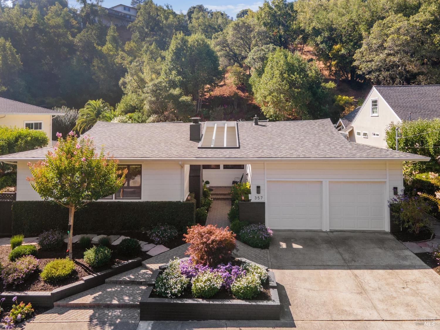 Detail Gallery Image 2 of 55 For 357 Mountain View Ave, San Rafael,  CA 94901 - 4 Beds | 2 Baths