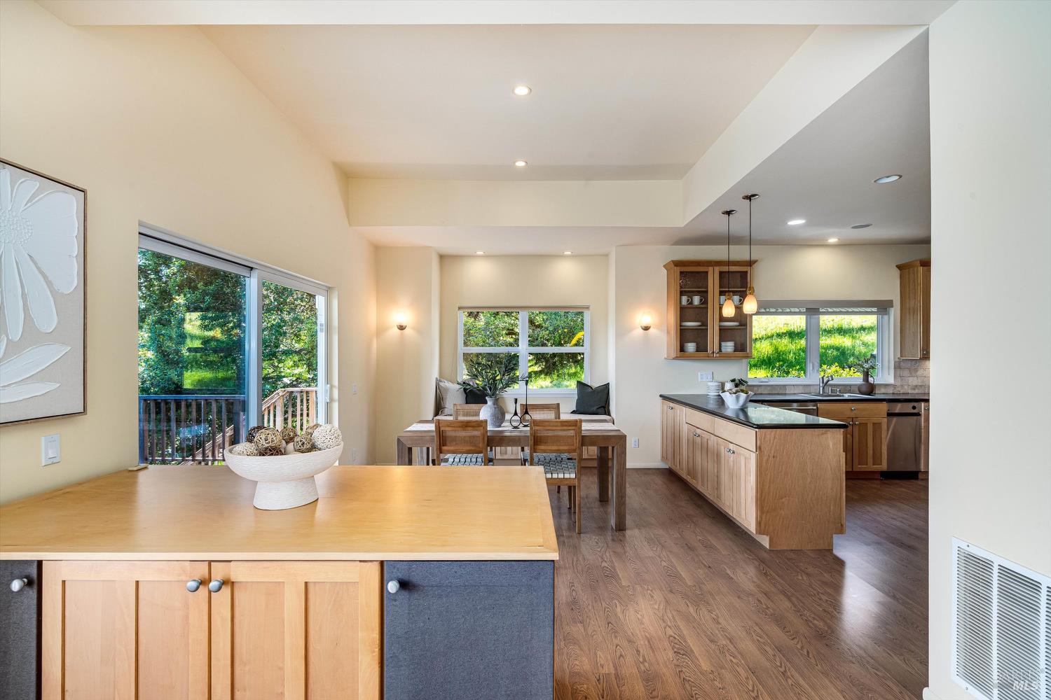 Detail Gallery Image 10 of 60 For 18782 Deer Park Dr, Sonoma,  CA 95476 - 3 Beds | 2/1 Baths