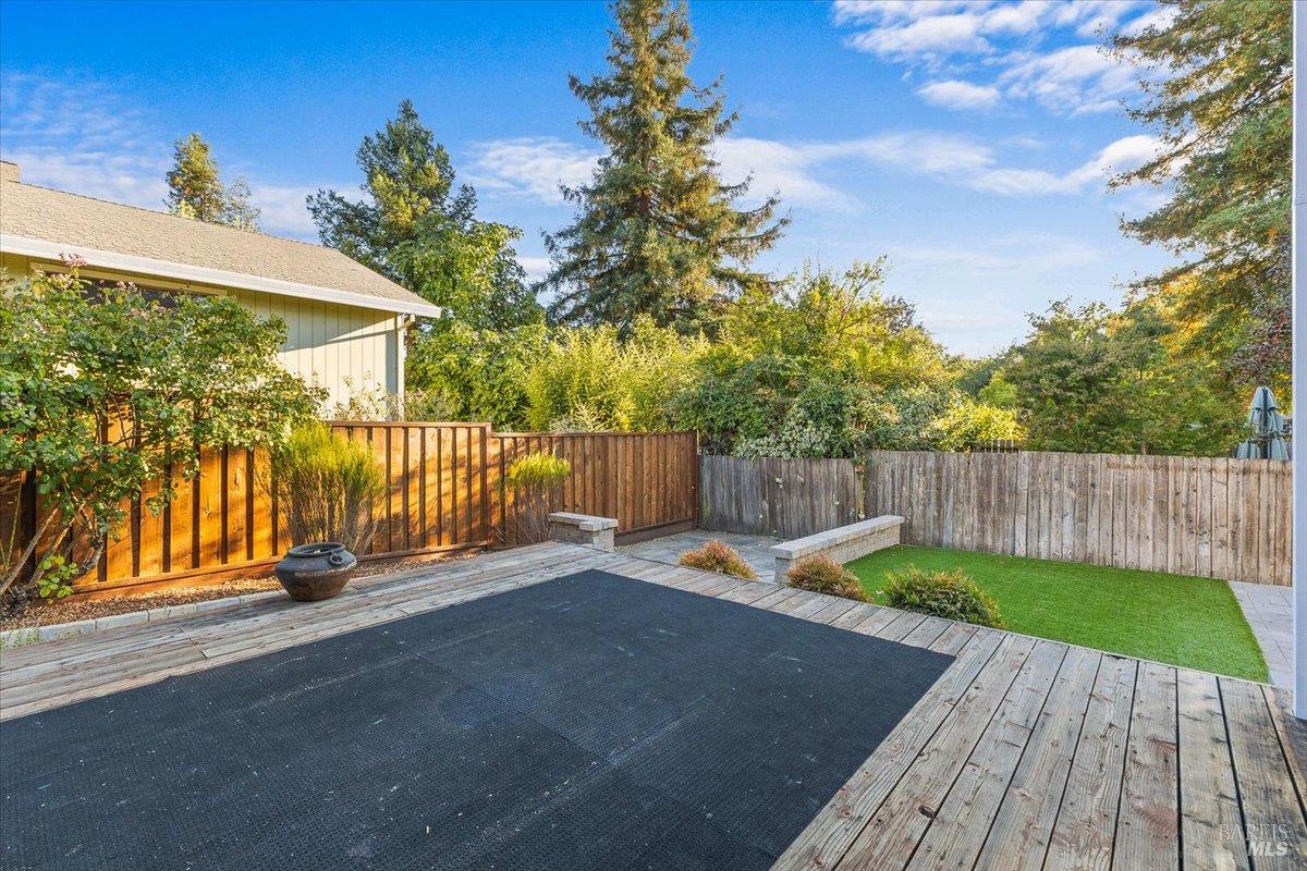 Detail Gallery Image 36 of 39 For 859 Green Way, Santa Rosa,  CA 95404 - 3 Beds | 2 Baths