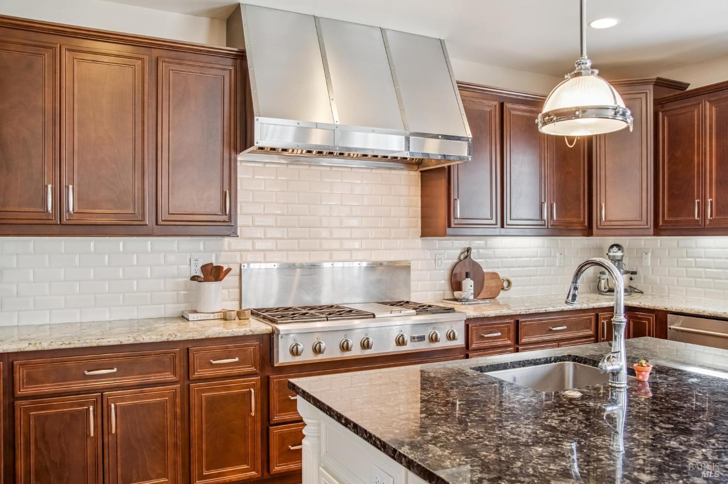 Detail Gallery Image 21 of 85 For 5320 Boulder Ridge Ct, Fairfield,  CA 94534 - 6 Beds | 5 Baths