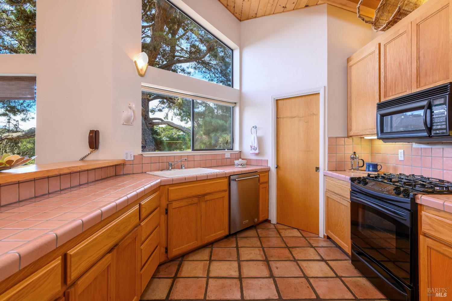 Detail Gallery Image 10 of 22 For 42314 Forecastle St, The Sea Ranch,  CA 95497 - 3 Beds | 2 Baths