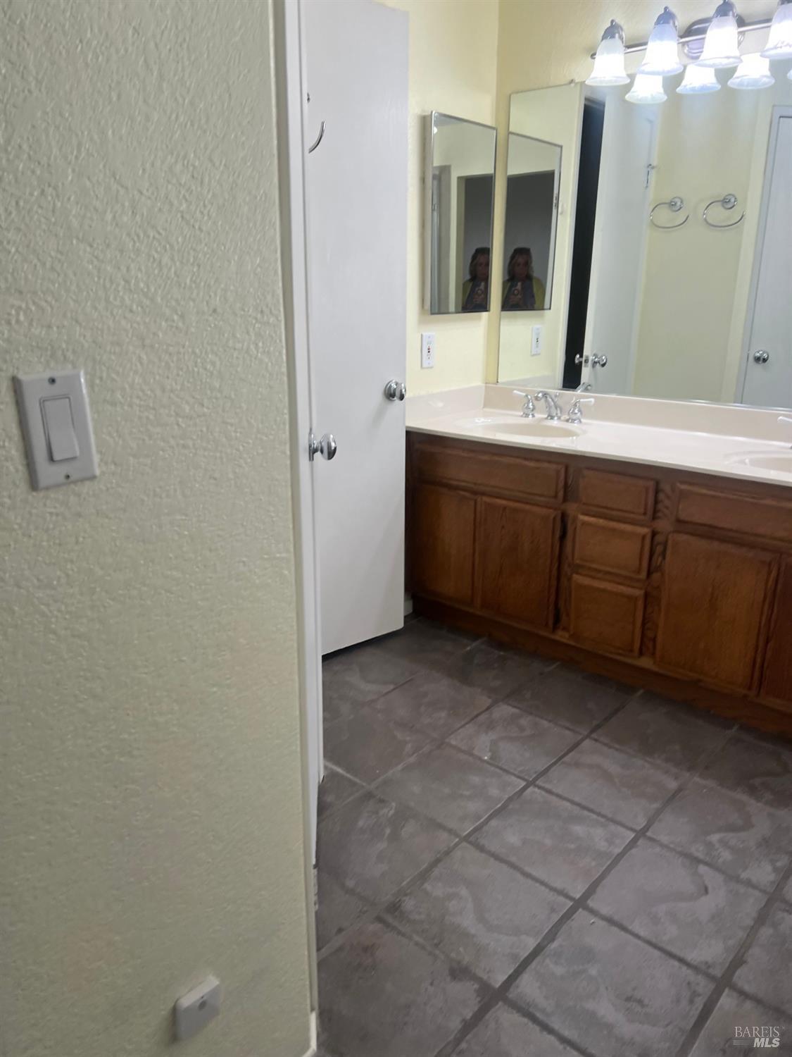 Detail Gallery Image 40 of 52 For 406 Stoneybrook Ln, Vacaville,  CA 95687 - 3 Beds | 2 Baths
