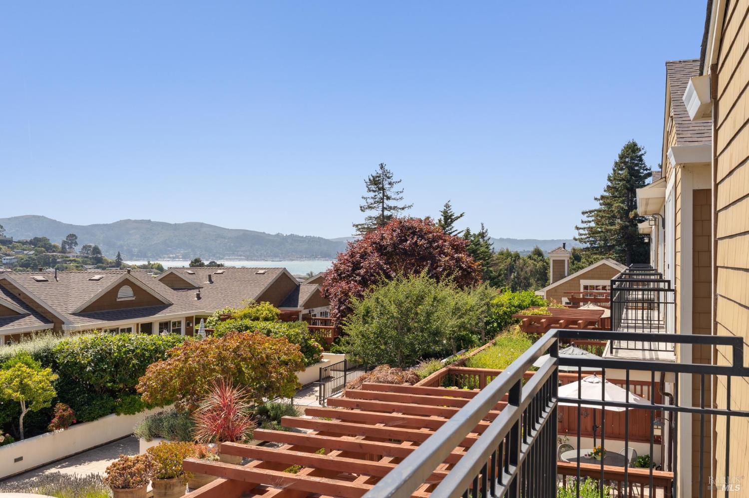 Detail Gallery Image 39 of 69 For 82 Neds Way, Tiburon,  CA 94920 - 3 Beds | 3 Baths