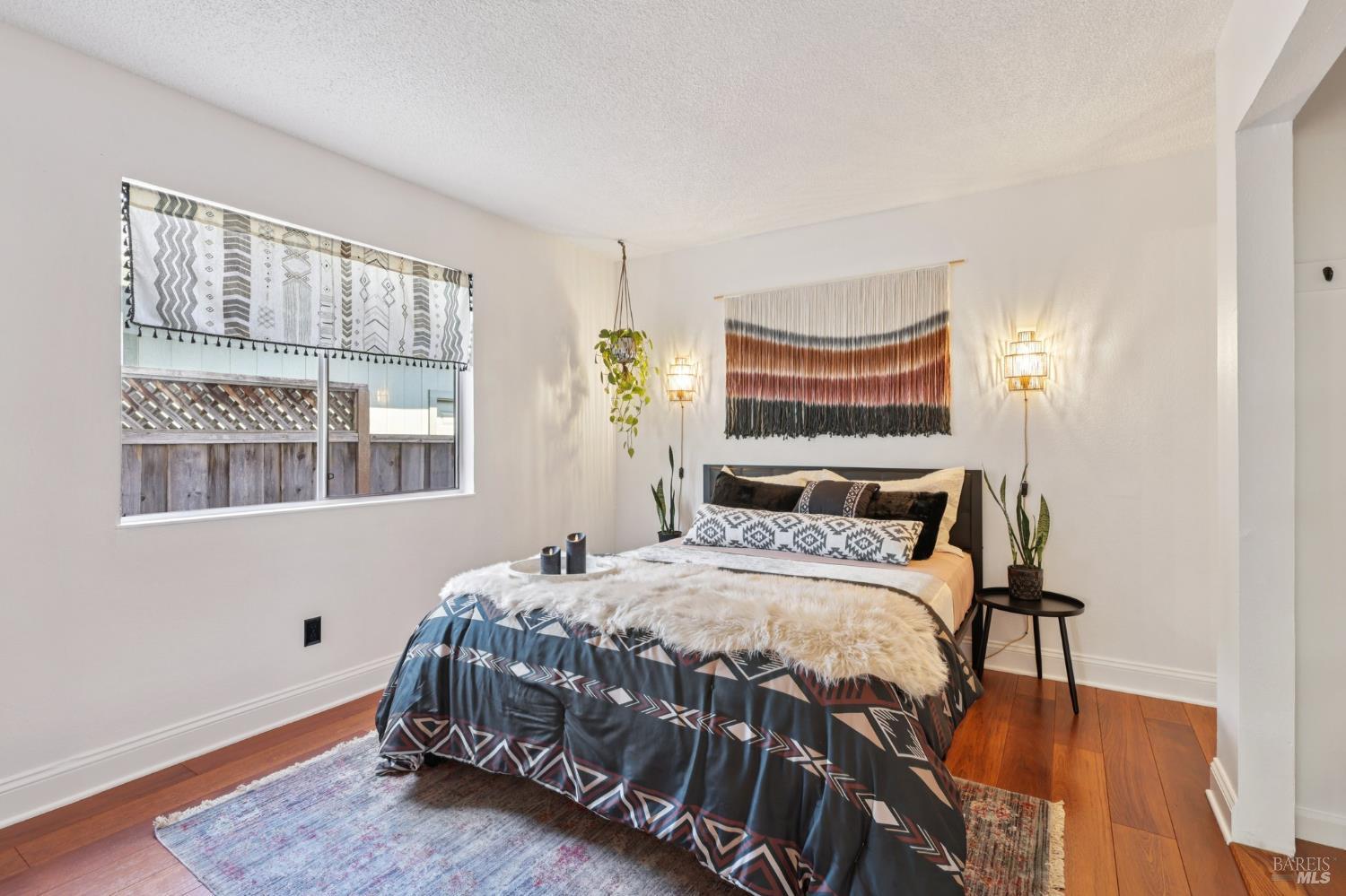 Detail Gallery Image 16 of 41 For 1364 Garmont Ct, Rohnert Park,  CA 94928 - 3 Beds | 2 Baths