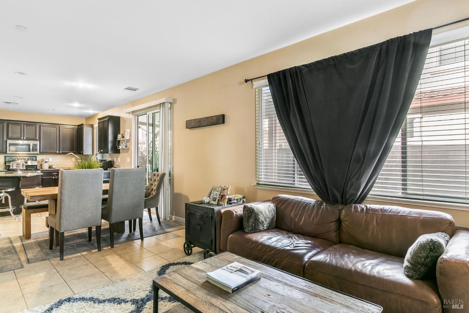 Detail Gallery Image 28 of 34 For 771 Del Mar Cir, Vacaville,  CA 95688 - 4 Beds | 2/1 Baths