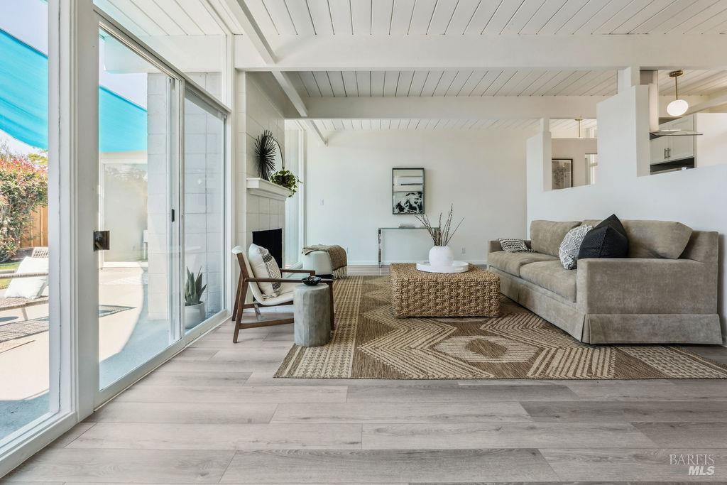 Detail Gallery Image 10 of 35 For 1081 Las Raposas Rd, San Rafael,  CA 94903 - 3 Beds | 2 Baths