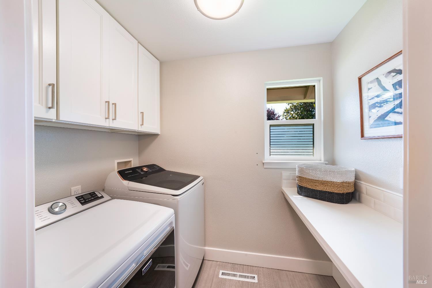 Detail Gallery Image 22 of 32 For 1929 Eleanor Dr, Santa Rosa,  CA 95404 - 3 Beds | 2/1 Baths