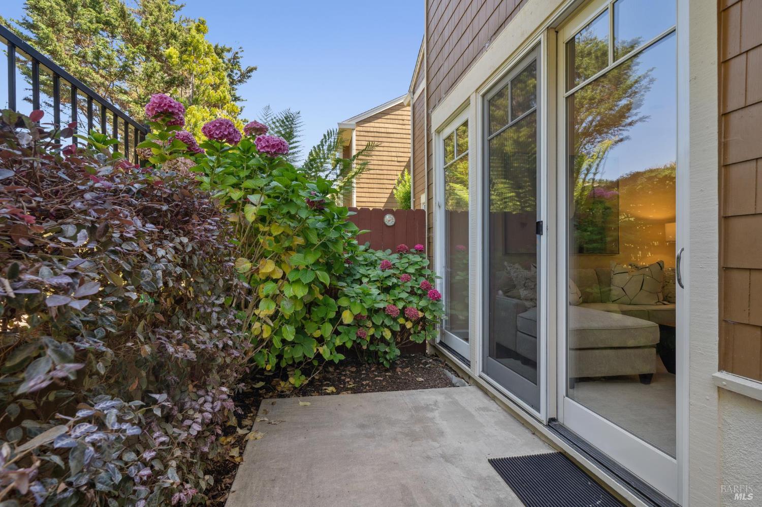 Detail Gallery Image 30 of 69 For 82 Neds Way, Tiburon,  CA 94920 - 3 Beds | 3 Baths