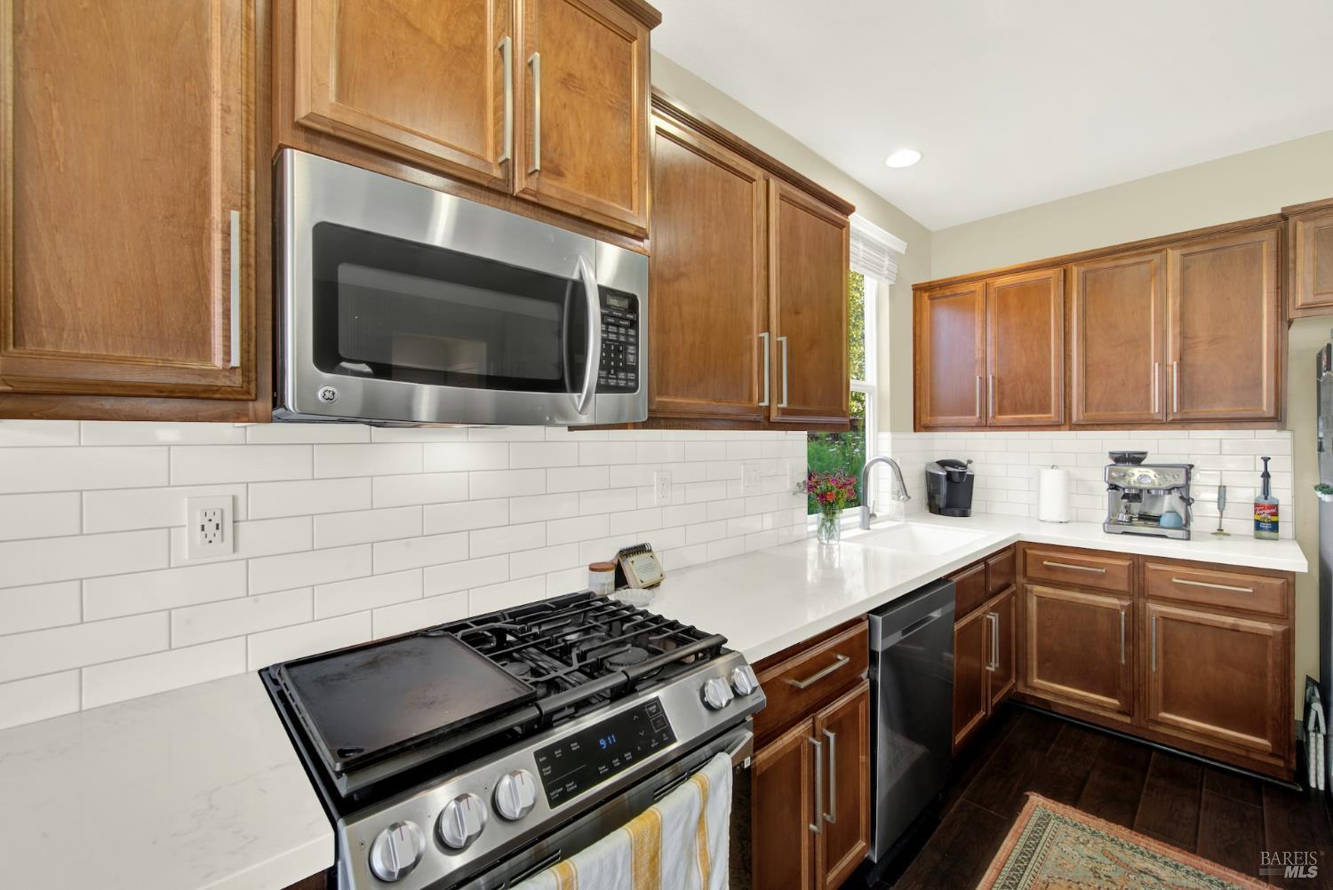 Detail Gallery Image 19 of 73 For 248 via Del Sol Unkn, Vacaville,  CA 95687 - 4 Beds | 3 Baths