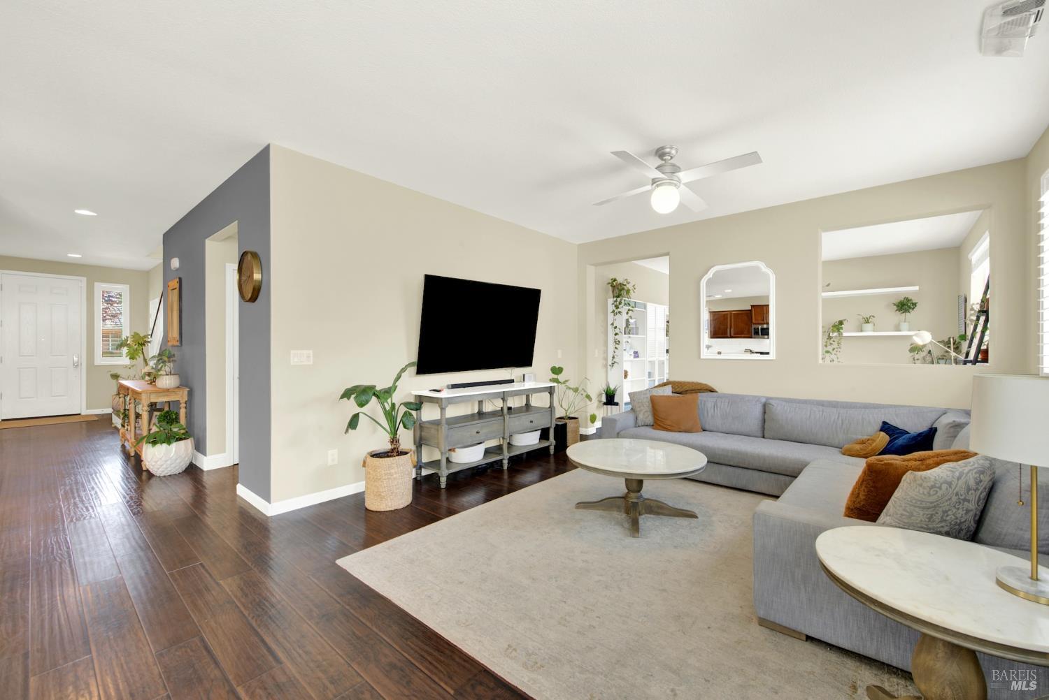 Detail Gallery Image 7 of 73 For 248 via Del Sol Unkn, Vacaville,  CA 95687 - 4 Beds | 3 Baths