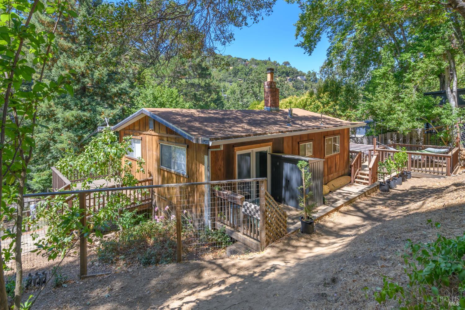 Detail Gallery Image 16 of 30 For 19 Allyn Ave, San Anselmo,  CA 94960 - 4 Beds | 3 Baths