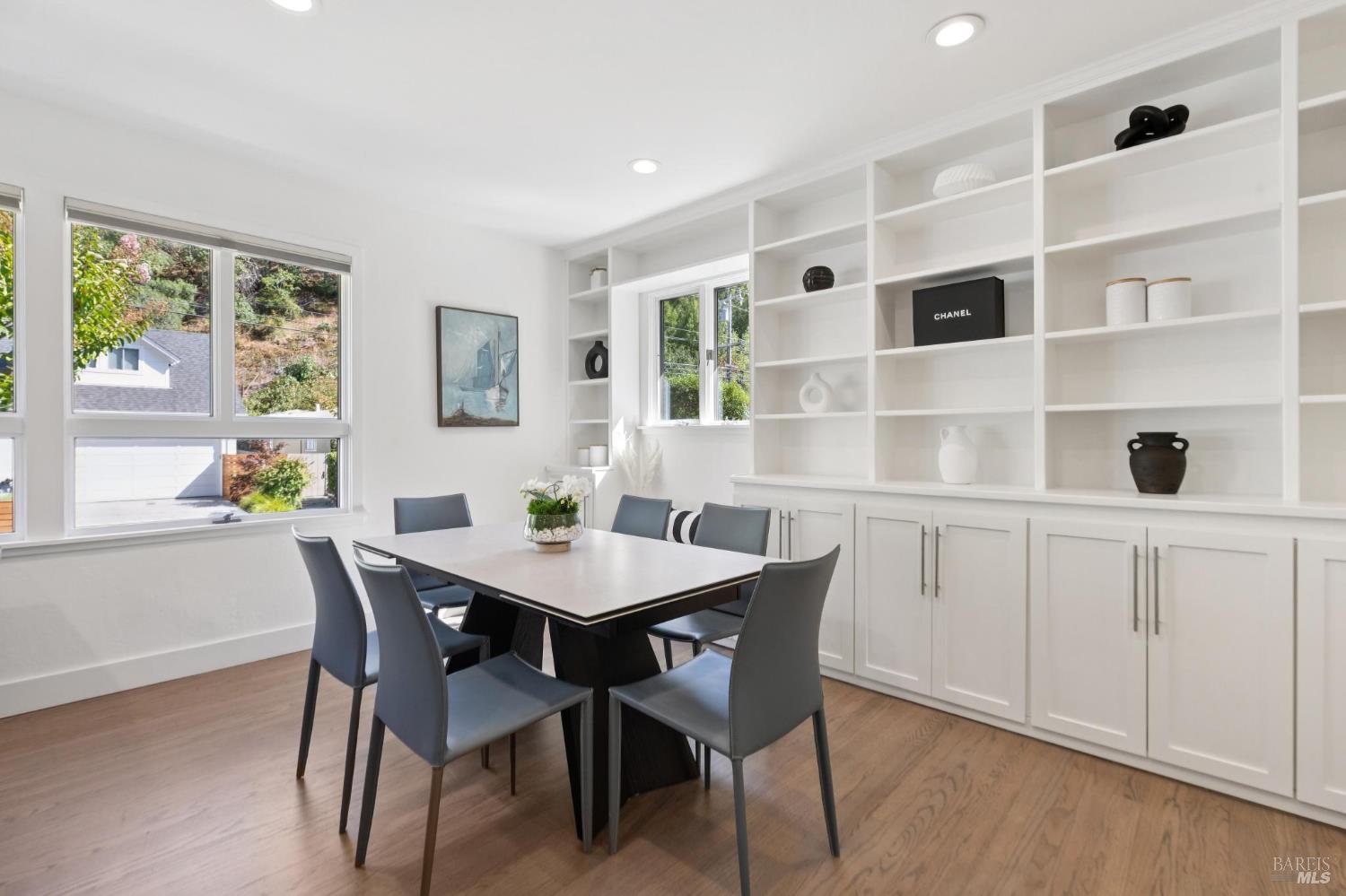 Detail Gallery Image 16 of 55 For 357 Mountain View Ave, San Rafael,  CA 94901 - 4 Beds | 2 Baths