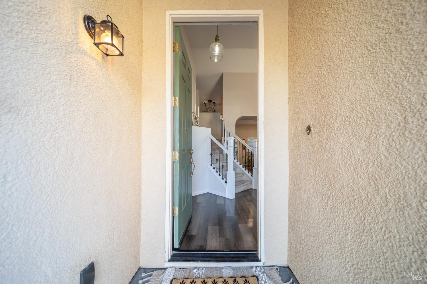 Detail Gallery Image 2 of 30 For 524 Feather River Way, Vacaville,  CA 95688 - 4 Beds | 3 Baths