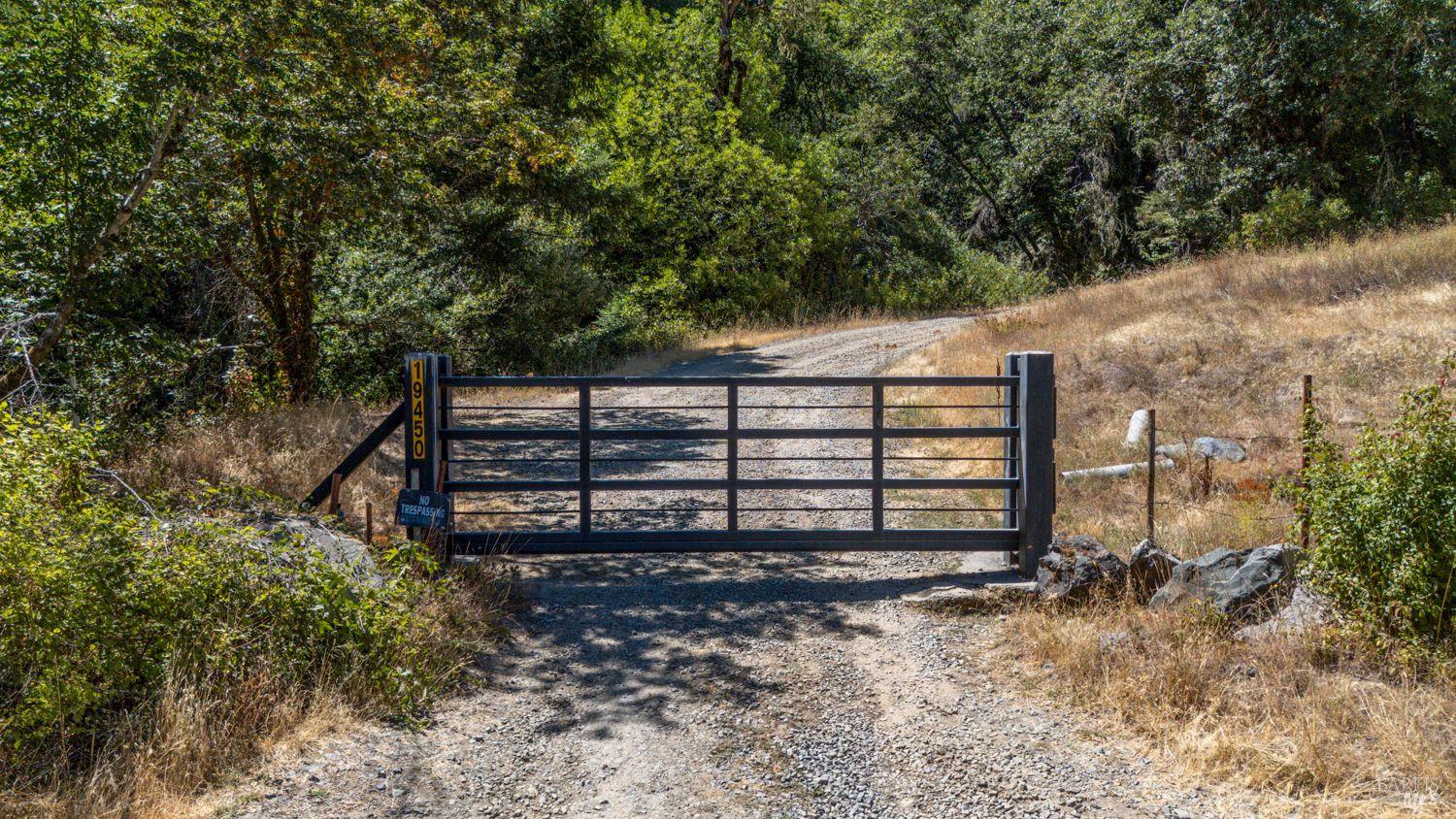 Detail Gallery Image 2 of 37 For 19450 Tomki Rd, Redwood Valley,  CA 95470 - – Beds | – Baths