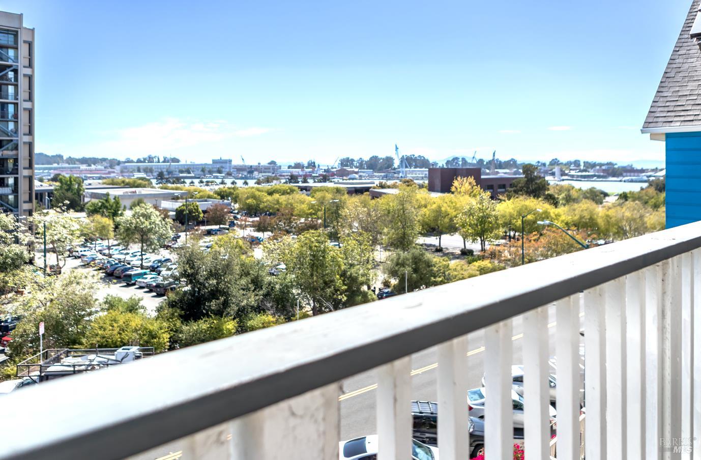 Detail Gallery Image 6 of 30 For 330 Capitol St, Vallejo,  CA 94590 - 8 Beds | 6 Baths