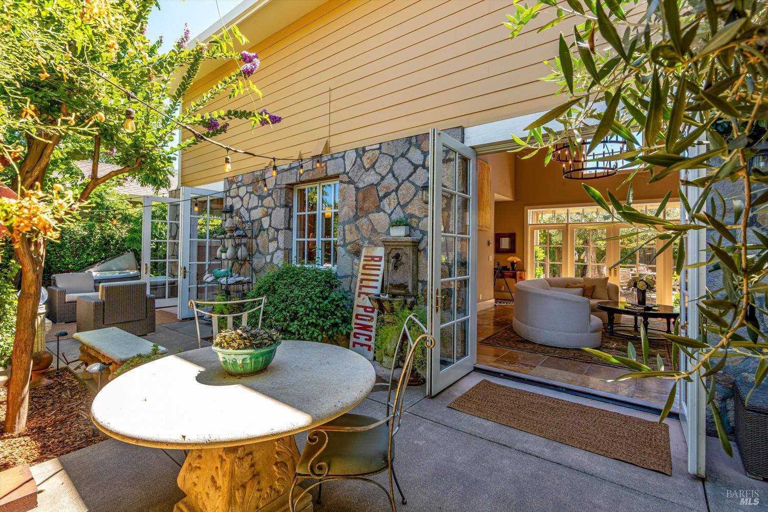 Detail Gallery Image 12 of 16 For 6588 Jefferson St, Yountville,  CA 94599 - 1 Beds | 1/1 Baths