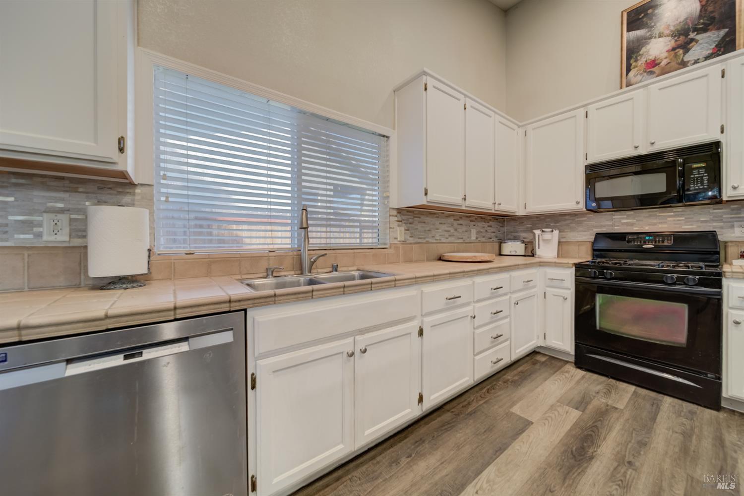 Detail Gallery Image 8 of 30 For 524 Feather River Way, Vacaville,  CA 95688 - 4 Beds | 3 Baths