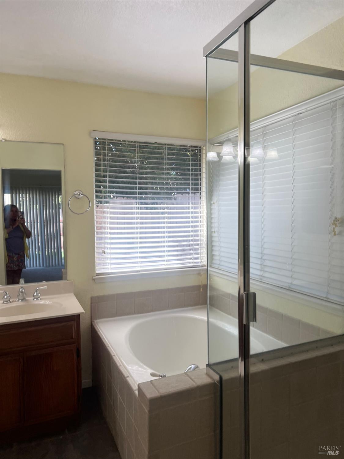 Detail Gallery Image 43 of 52 For 406 Stoneybrook Ln, Vacaville,  CA 95687 - 3 Beds | 2 Baths