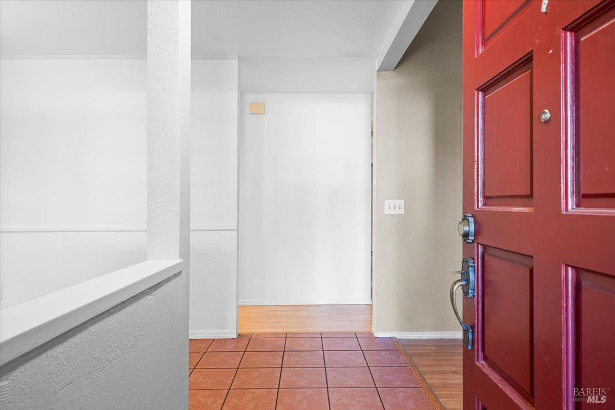 Detail Gallery Image 7 of 39 For 859 Green Way, Santa Rosa,  CA 95404 - 3 Beds | 2 Baths