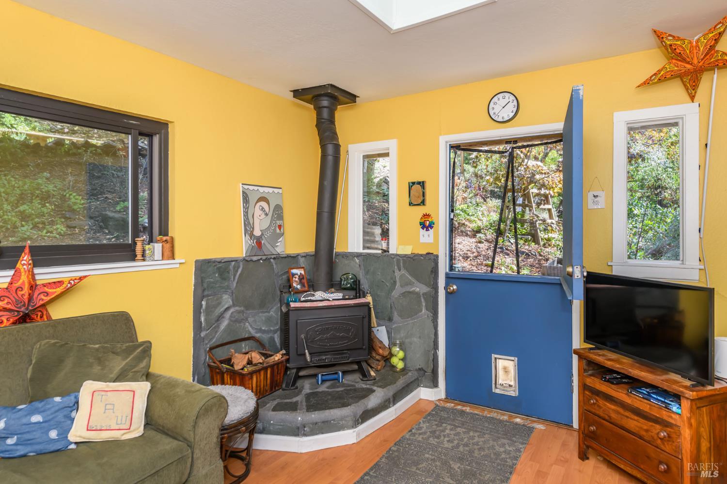 Detail Gallery Image 25 of 30 For 19 Allyn Ave, San Anselmo,  CA 94960 - 4 Beds | 3 Baths