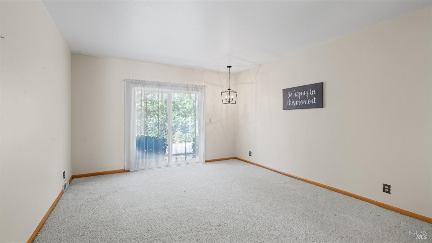 Detail Gallery Image 12 of 78 For 14 St. Paul Cir, Novato,  CA 94947 - 4 Beds | 2 Baths