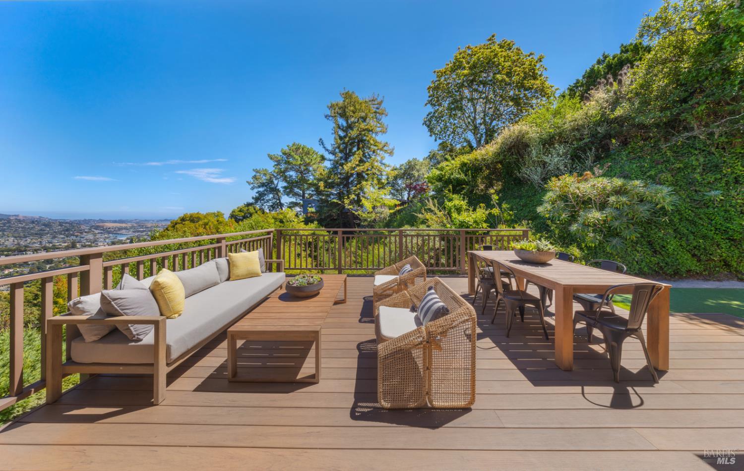 Detail Gallery Image 28 of 30 For 23 Sunrise Ln, Larkspur,  CA 94939 - 4 Beds | 2/1 Baths