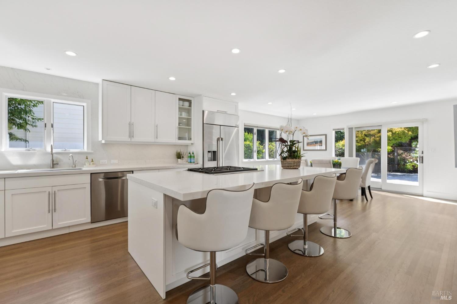 Detail Gallery Image 20 of 55 For 357 Mountain View Ave, San Rafael,  CA 94901 - 4 Beds | 2 Baths