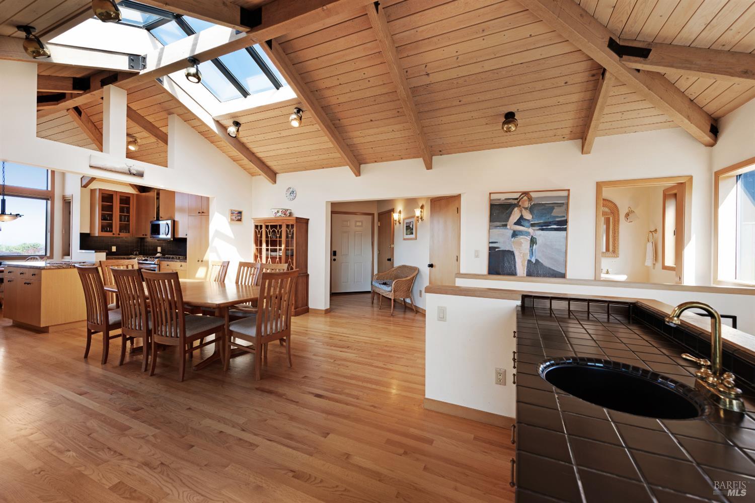 Detail Gallery Image 12 of 59 For 1011 Sea Eagle Loop, Bodega Bay,  CA 94923 - 4 Beds | 2/1 Baths