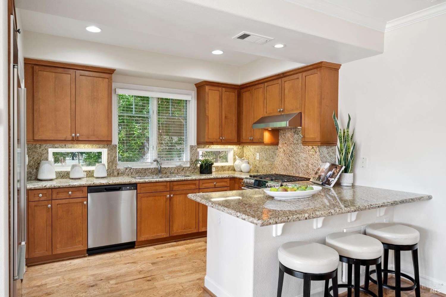 Detail Gallery Image 21 of 69 For 82 Neds Way, Tiburon,  CA 94920 - 3 Beds | 3 Baths