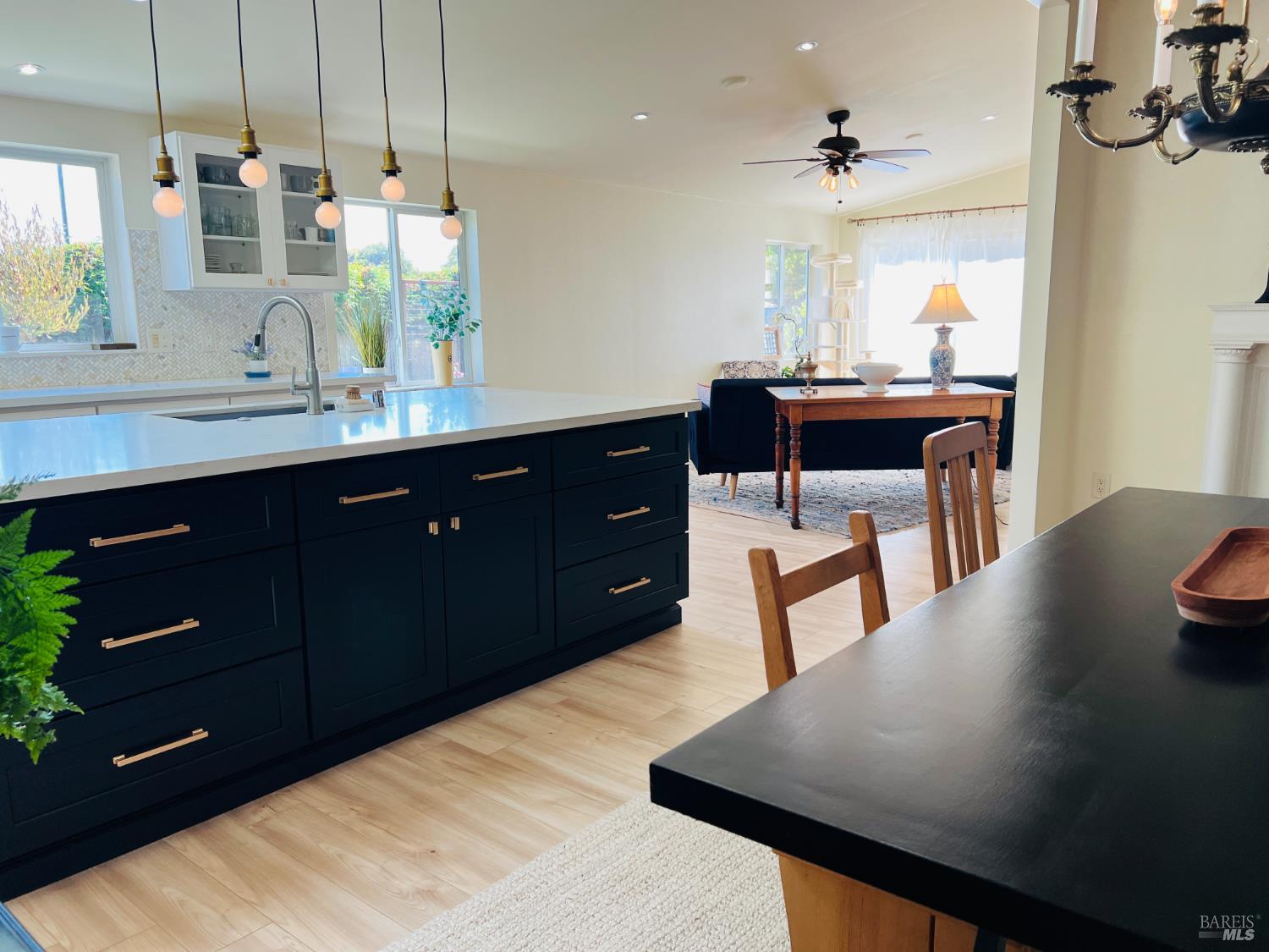 Detail Gallery Image 11 of 57 For 94 Leisure Park Cir, Santa Rosa,  CA 95401 - 3 Beds | 2 Baths