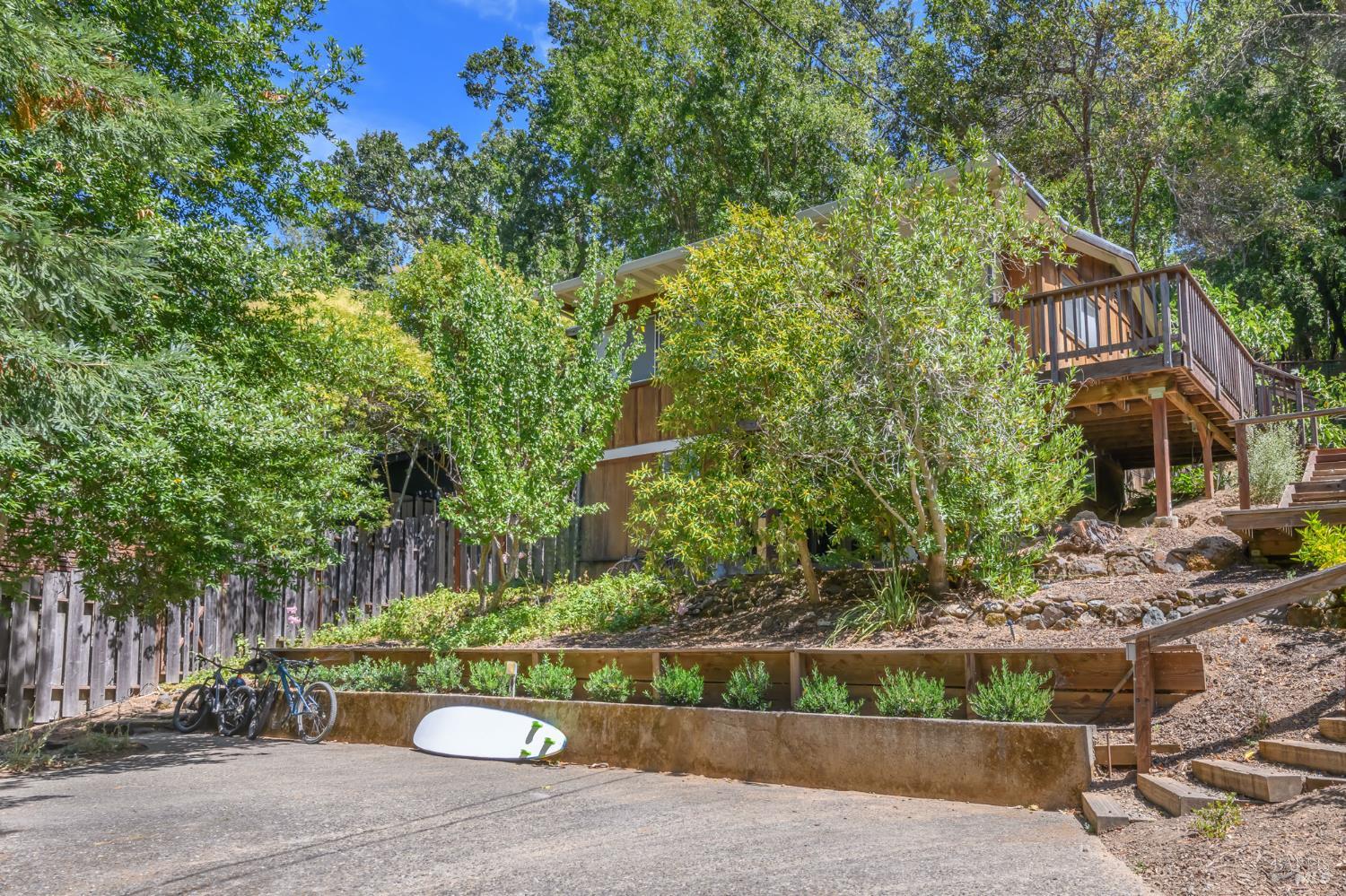 Detail Gallery Image 5 of 30 For 19 Allyn Ave, San Anselmo,  CA 94960 - 4 Beds | 3 Baths