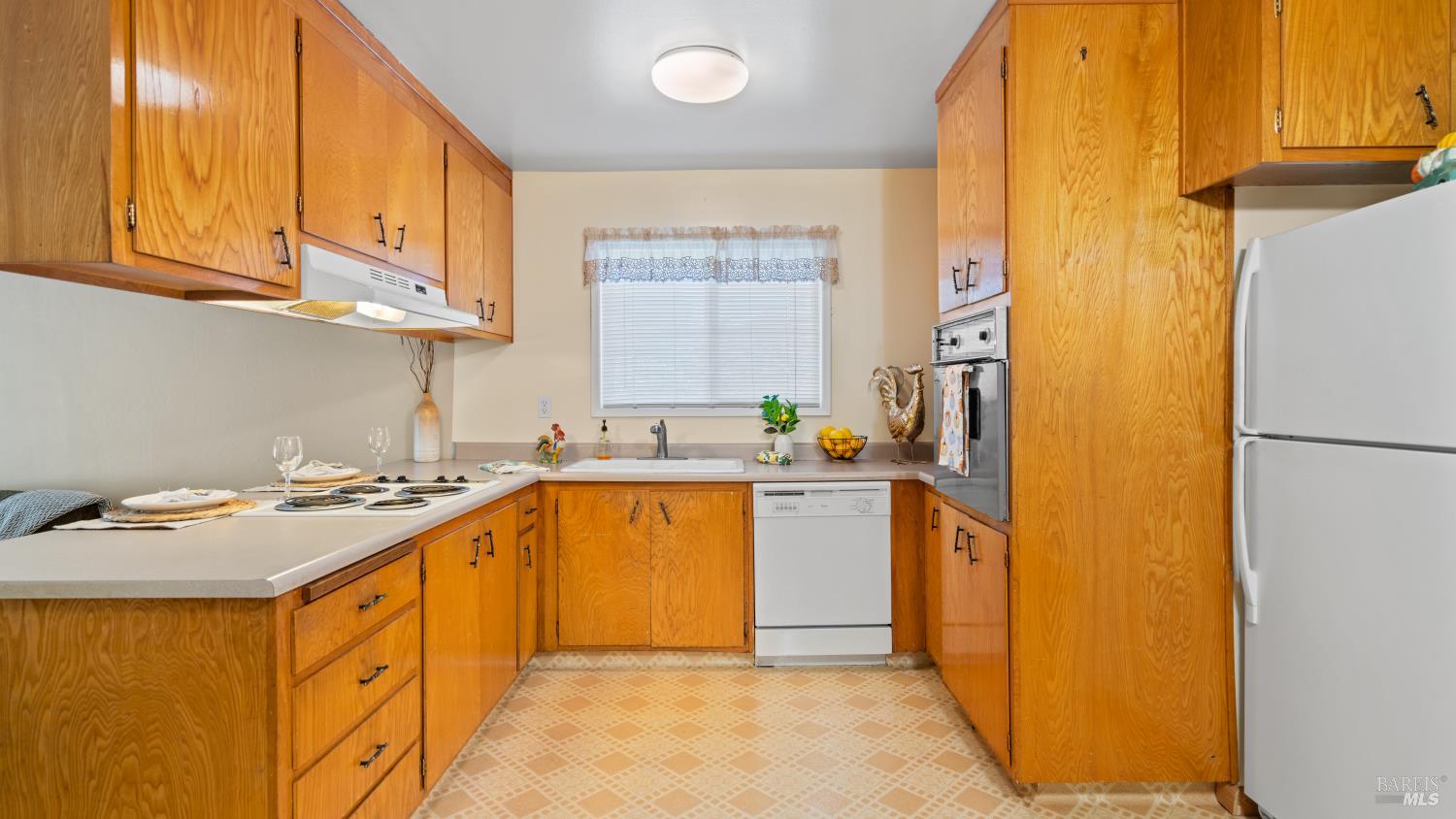 Detail Gallery Image 18 of 78 For 14 St. Paul Cir, Novato,  CA 94947 - 4 Beds | 2 Baths