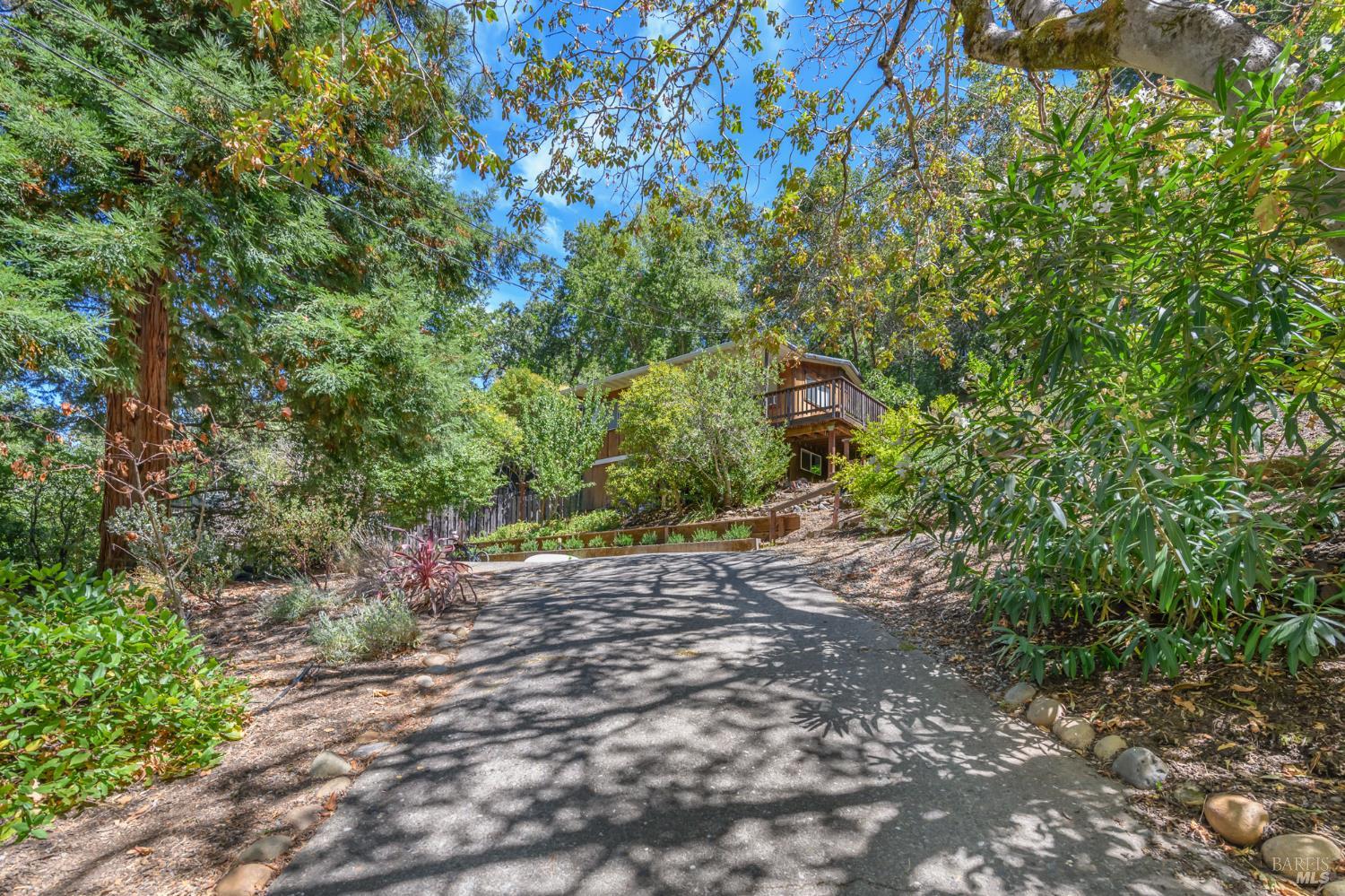 Detail Gallery Image 4 of 30 For 19 Allyn Ave, San Anselmo,  CA 94960 - 4 Beds | 3 Baths