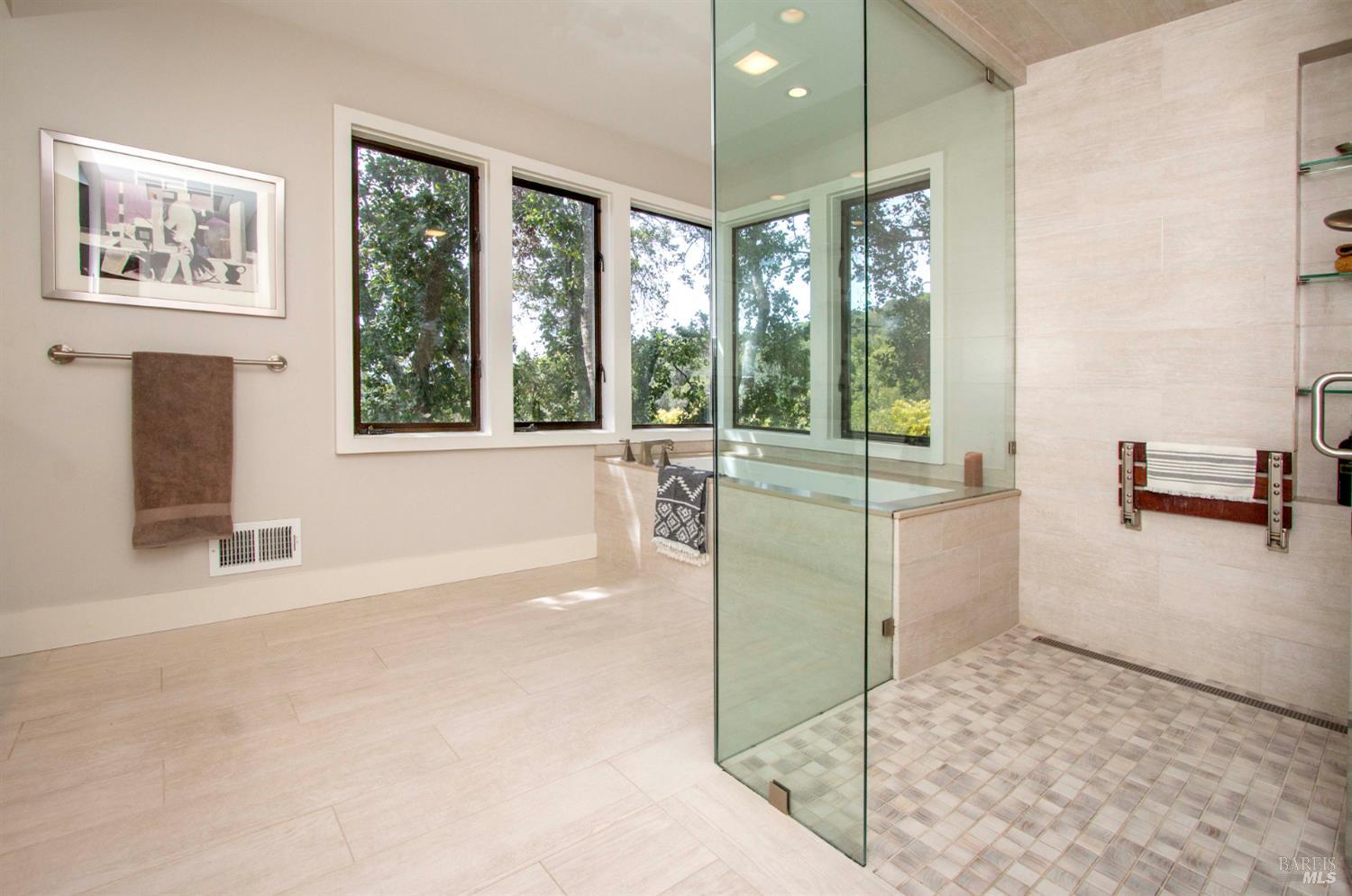 Detail Gallery Image 20 of 28 For 2 Vasco Dr, Mill Valley,  CA 94941 - 4 Beds | 3 Baths
