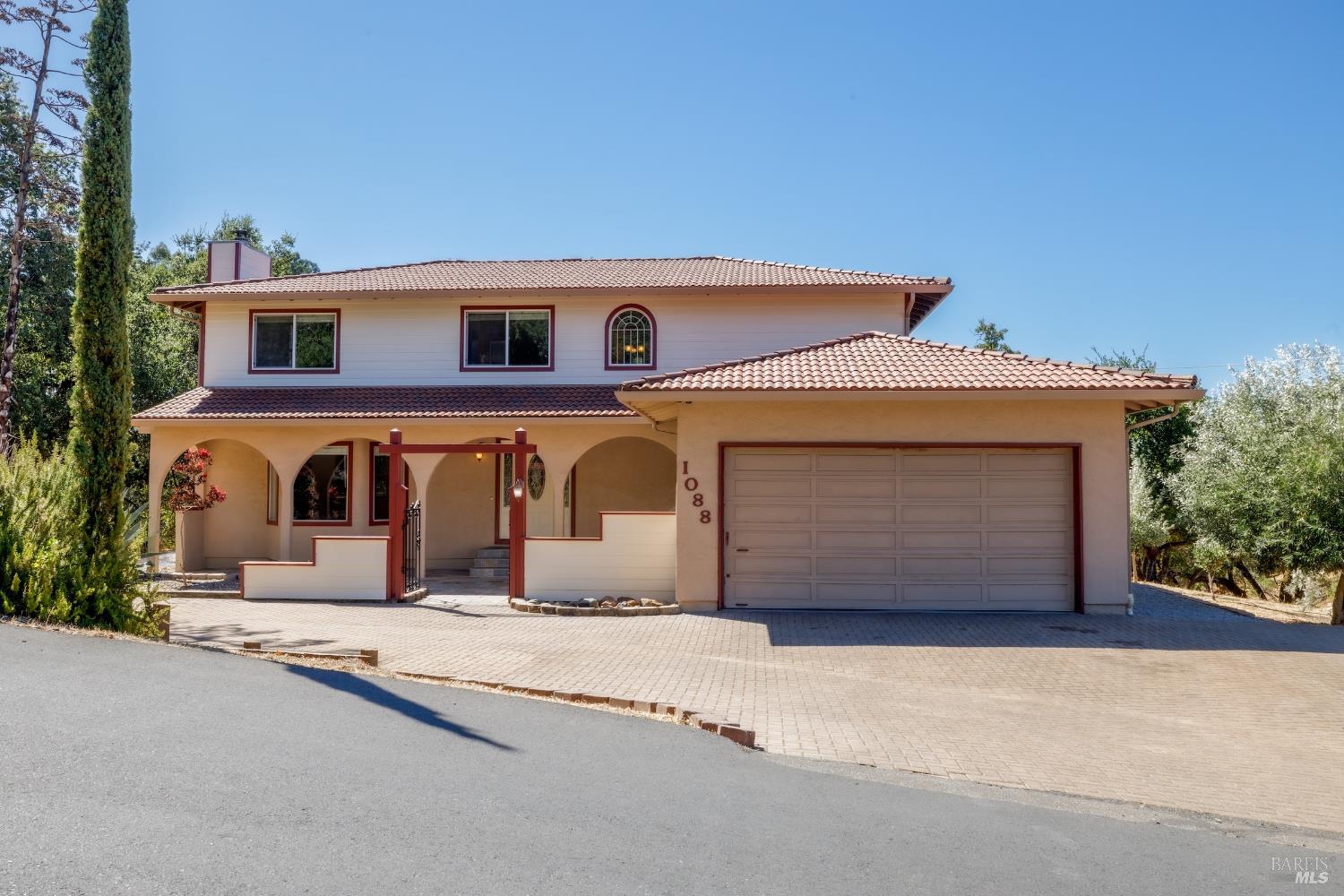 Detail Gallery Image 3 of 41 For 1088 Palomino Rd, Cloverdale,  CA 95425 - 5 Beds | 3 Baths