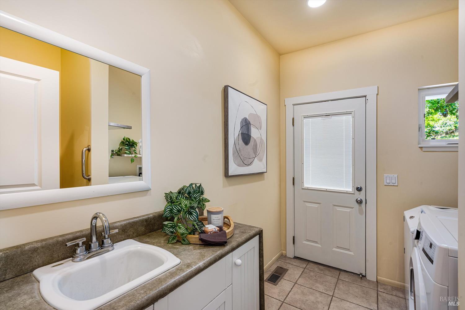 Detail Gallery Image 30 of 60 For 18782 Deer Park Dr, Sonoma,  CA 95476 - 3 Beds | 2/1 Baths