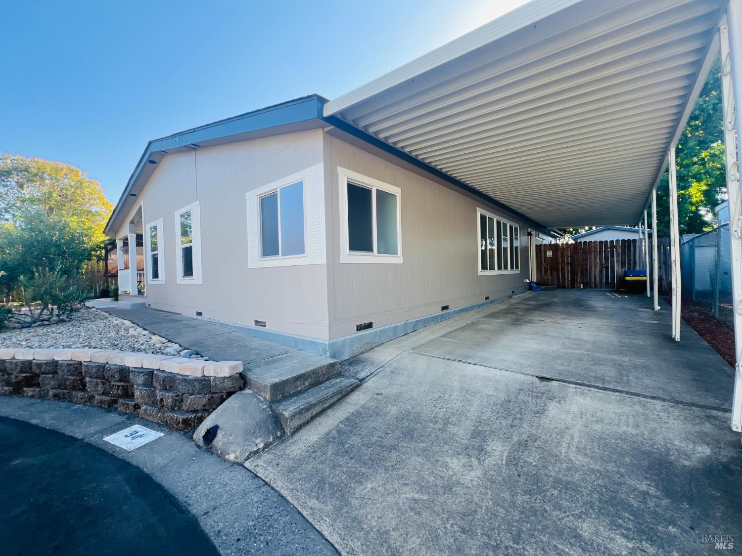 Detail Gallery Image 9 of 57 For 94 Leisure Park Cir, Santa Rosa,  CA 95401 - 3 Beds | 2 Baths