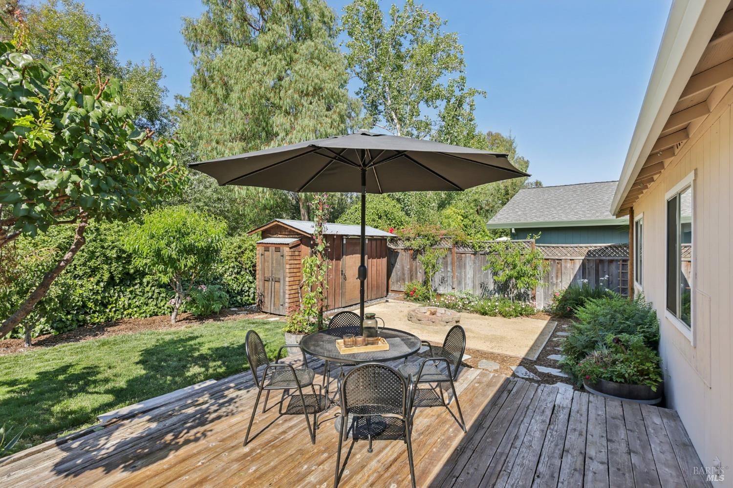 Detail Gallery Image 29 of 41 For 1364 Garmont Ct, Rohnert Park,  CA 94928 - 3 Beds | 2 Baths