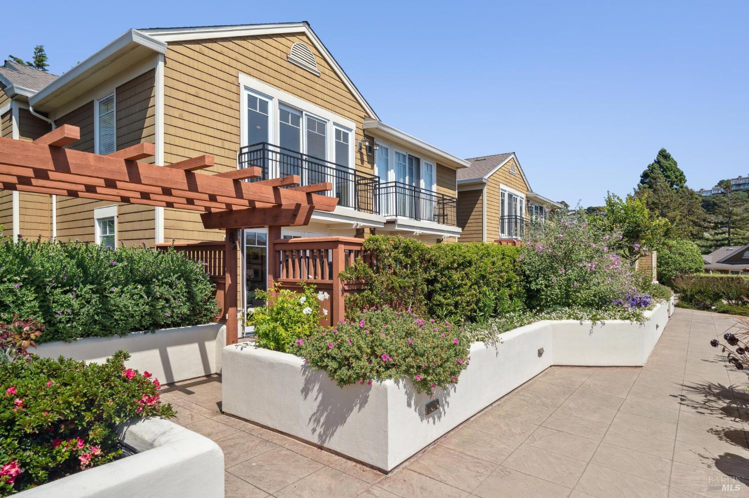 Detail Gallery Image 2 of 69 For 82 Neds Way, Tiburon,  CA 94920 - 3 Beds | 3 Baths