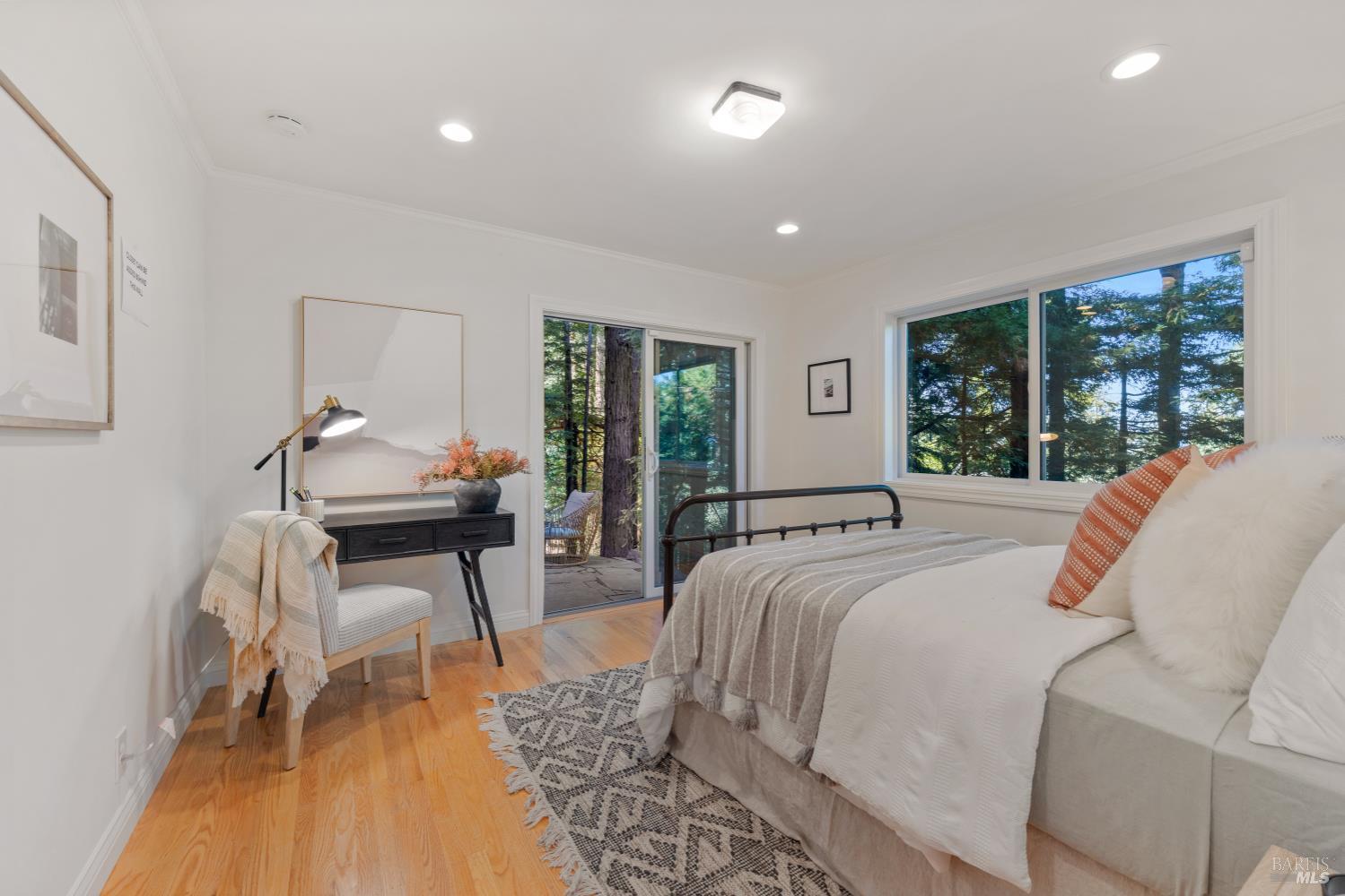 Detail Gallery Image 23 of 30 For 23 Sunrise Ln, Larkspur,  CA 94939 - 4 Beds | 2/1 Baths