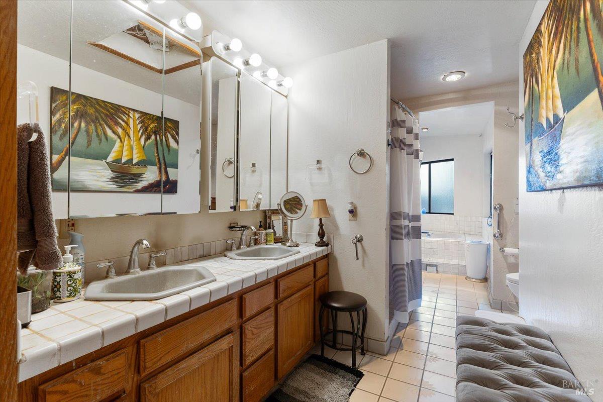 Detail Gallery Image 22 of 52 For 4331 Panorama Dr, Santa Rosa,  CA 95404 - 6 Beds | 3 Baths
