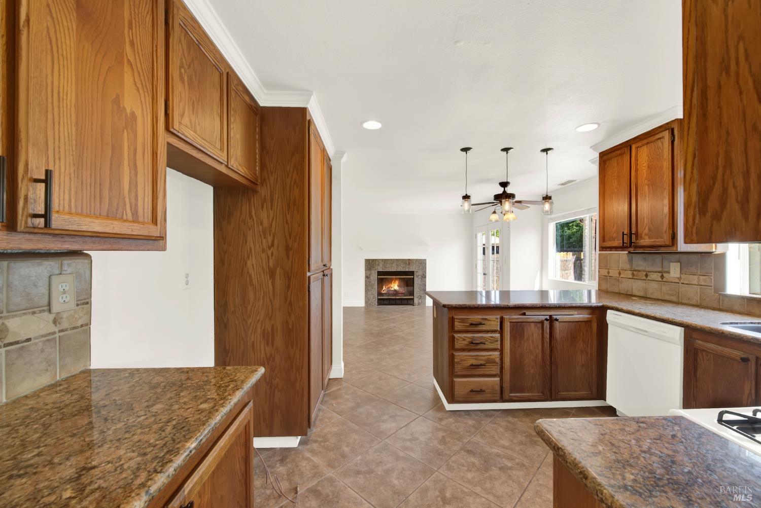 Detail Gallery Image 23 of 99 For 218 Donegal Ct, Vacaville,  CA 95688 - 4 Beds | 2/1 Baths
