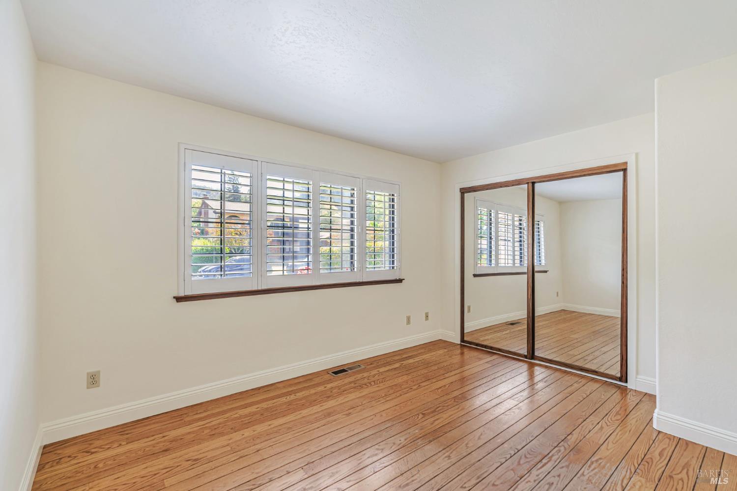 Detail Gallery Image 32 of 45 For 2213 Warwick Dr, Santa Rosa,  CA 95405 - 3 Beds | 2/1 Baths