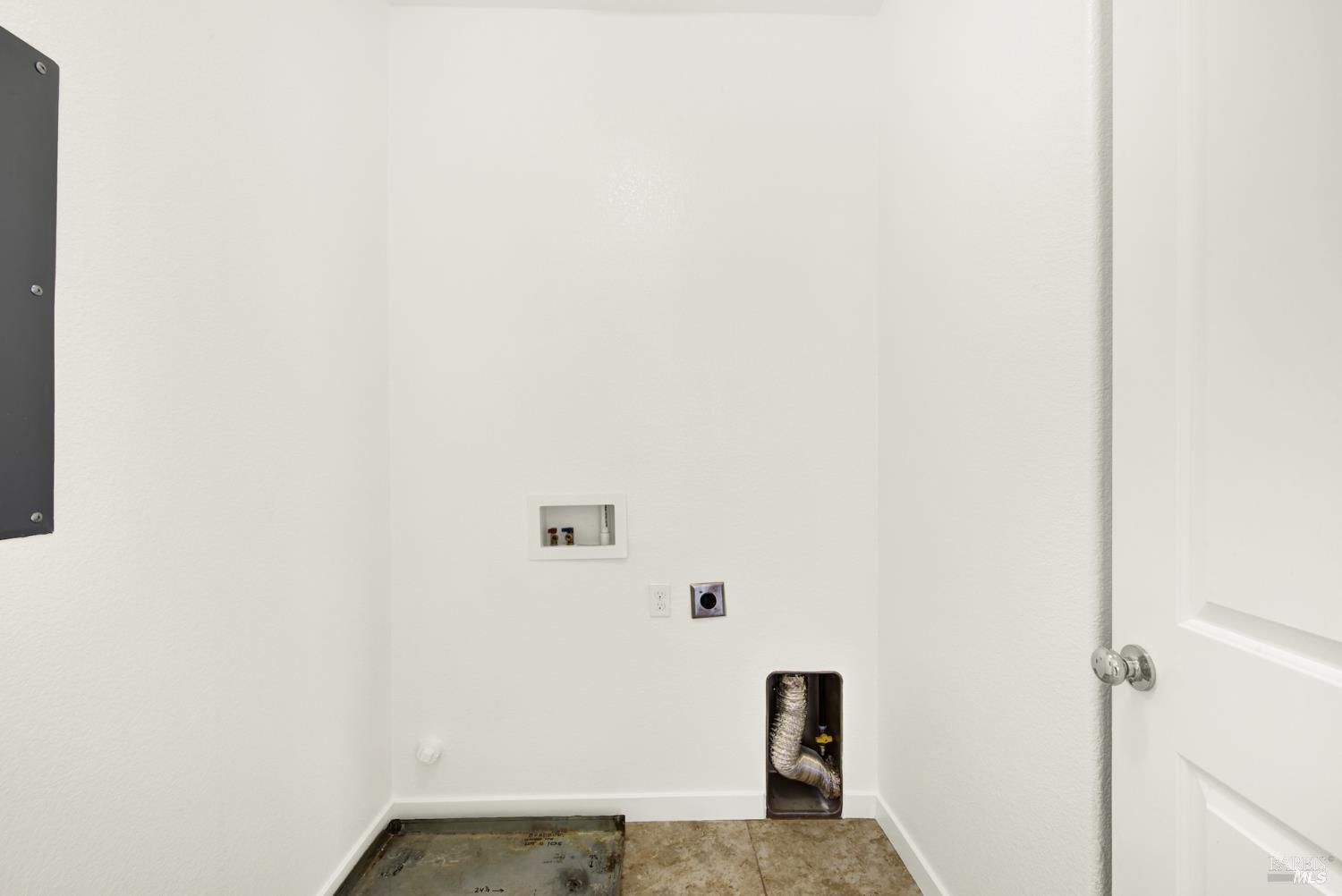 Detail Gallery Image 59 of 71 For 399 Allegany Ct, Fairfield,  CA 94534 - 3 Beds | 2/1 Baths