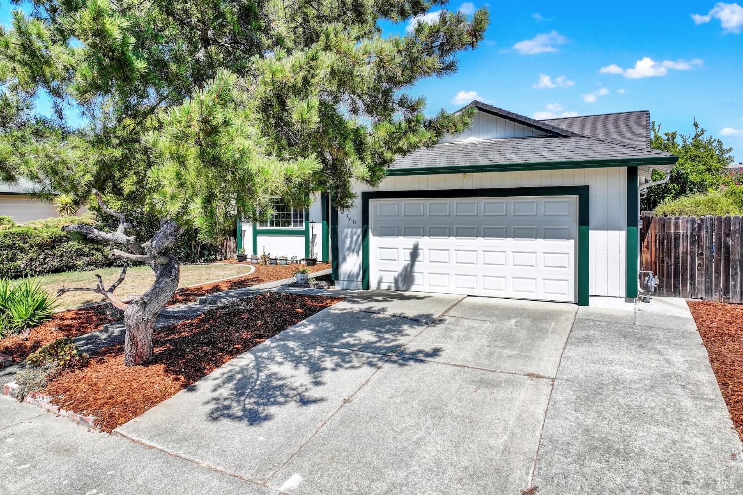 Detail Gallery Image 4 of 50 For 2968 Juniper St, Fairfield,  CA 94533 - 3 Beds | 2 Baths