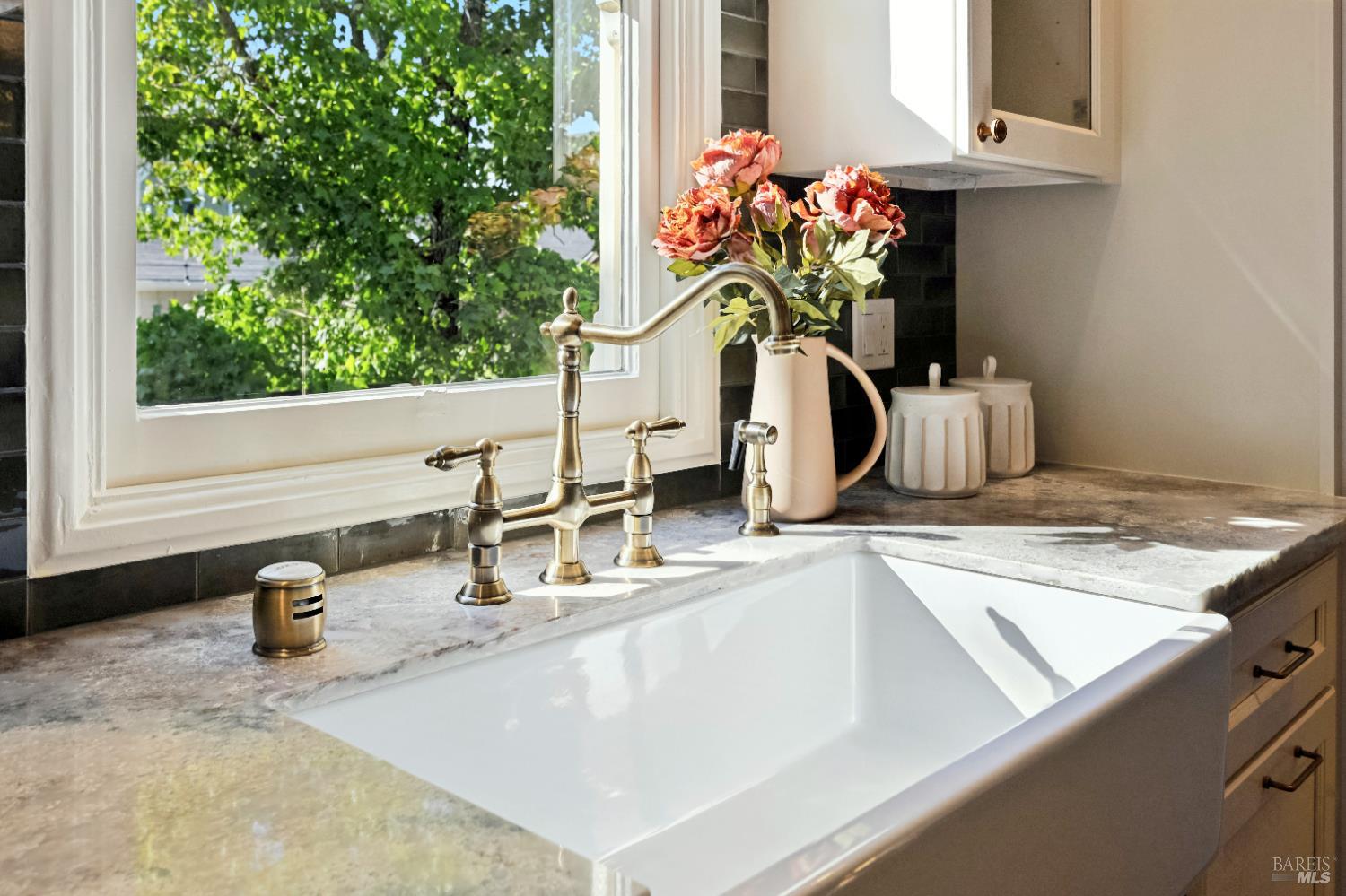 Detail Gallery Image 23 of 66 For 15 8th St, Petaluma,  CA 94952 - 3 Beds | 2/1 Baths