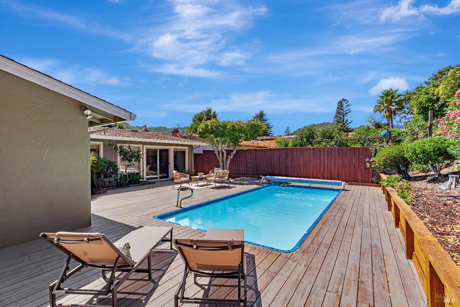 Detail Gallery Image 22 of 33 For 936 Patricia Way, San Rafael,  CA 94903 - 3 Beds | 2 Baths