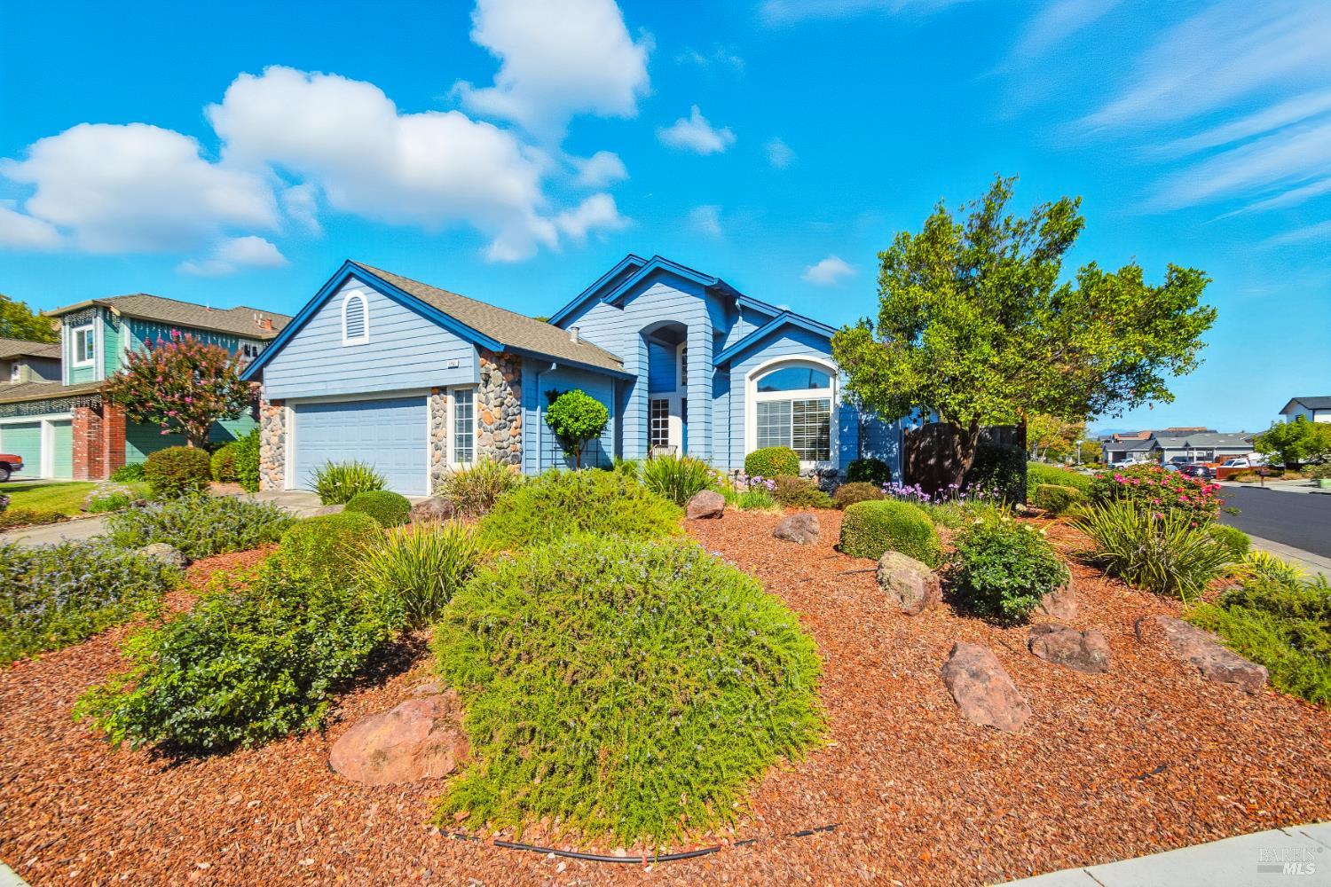 Detail Gallery Image 1 of 32 For 1761 Kerry Ln, Santa Rosa,  CA 95403 - 4 Beds | 2 Baths
