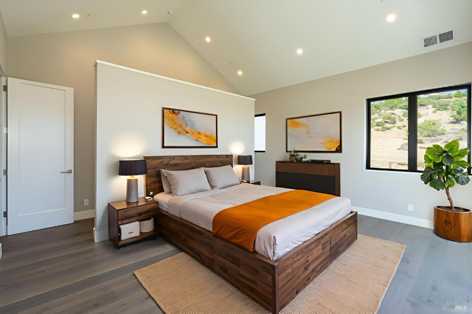 Detail Gallery Image 10 of 64 For 3842 Horizon View Way, Santa Rosa,  CA 95404 - 4 Beds | 3/2 Baths